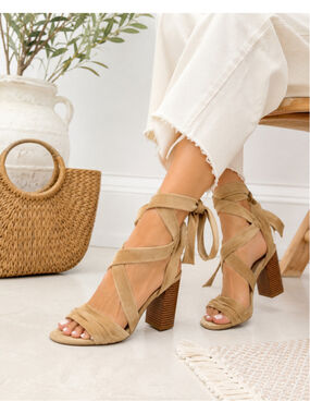 RAYE Beige Suede Lace-Up Block Heel Sandals Women’s Size 8.5 Ankle Wrap